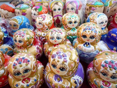 大連のロシア街のマトリョーシカ